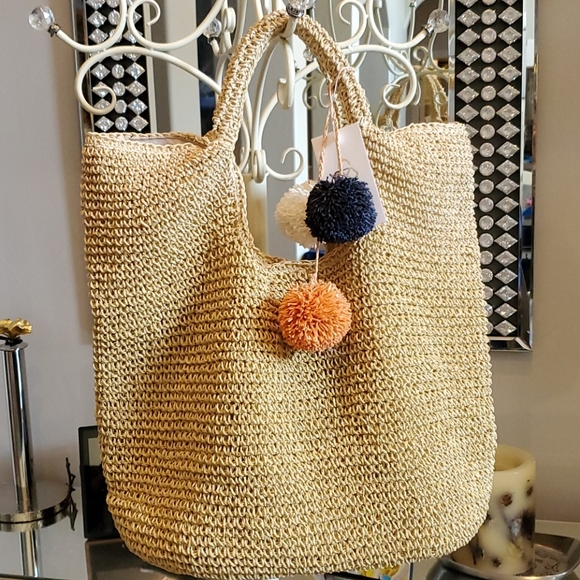 Handbags - Straw tan Beach bag with pom poms NWT